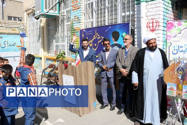 جشن عاطفه‌ها در مدرسه بزرگمهر مرند