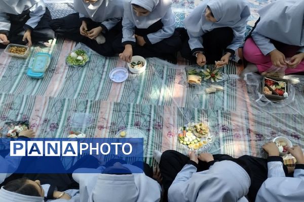 جشنواره جهانی تخم مرغ در دبستان فاطمه اهری هاشمی