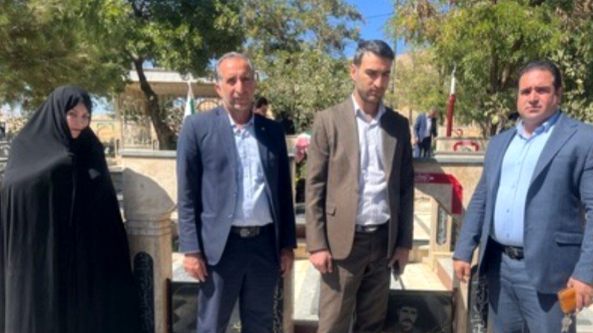 غبارروبی گلزار شهدای نورآباد لرستان؛ پیمان دوباره با آرمانهای ایثار و مقاومت