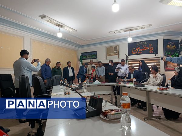 فرمانداری حاجی‌آباد و قلم‌های امید نگاهی به آینده رسانه و توسعه در سایه روز خبرنگار