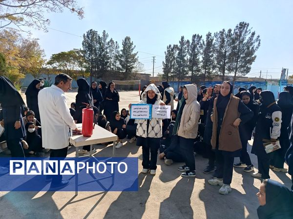 مانور زلزله و ایمنی سازی در مدرسه برادران رحمانی خلیل آباد