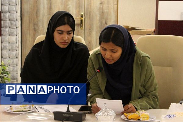 همایش بزرگداشت حافظ شیرازی در اداره آموزش و پرورش کهریزک