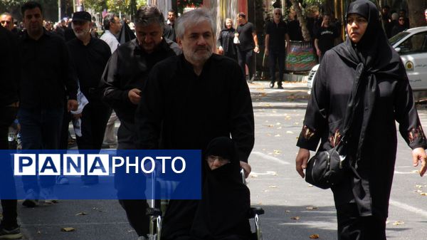 عزاداری عاشورای حسینی به رنگ خون شهیدان در کرج