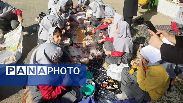 صبح پرانرژی با صبحانه سالم در دبستان نیایش