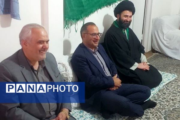 دیدار فرماندار فیروزکوه با خانواده‌های شهدا