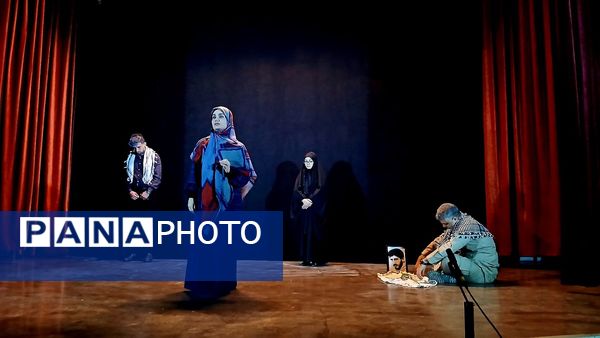 نمایش «مرا مهدی بخوانید» در فرهنگسرای امام علی(ع) هشتگرد به روی صحنه رفت