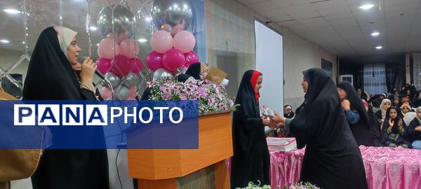 حضور دانش‌آموزان مدرسه خاقانی در جشن دختران آفتاب شیروان