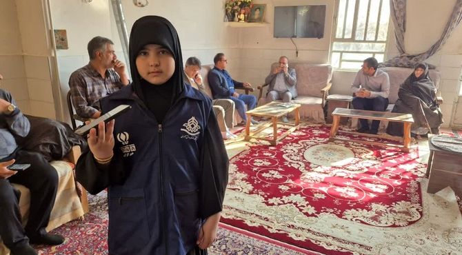 دیدار رئیس آموزش و پرورش مهریز با خانواده شهید امنیت 