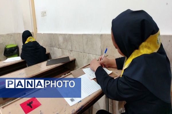  امتحانات ترم اول در دبیرستان دهنوی