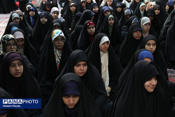 حضور وزیر آموزش و پرورش در جمع دانش‌آموزان معتکف