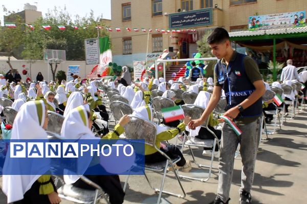 برگزاری جشن شکوفه‌ها در مدرسه عصمت شهرستان رباط کریم 