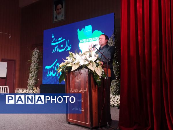نشست طرح نماد در تالار تربیت ؛ گامی برای تقویت مراقبت اجتماعی دانش‌آموزان 
