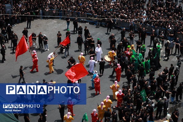 خیمه‌سوزان ظهر عاشورا در چهارراه گلوبندک تهران