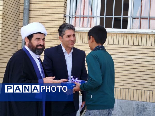 طلوع شکوفه‌های امید در دبستان امین زاده فاروج 