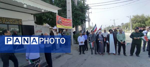 حضور پرشور مردم فین در میعادگاه نماز جمعه