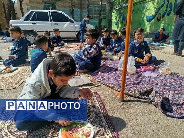 صبحانه سلامت در مدرسه پسرانه مبین شیروان