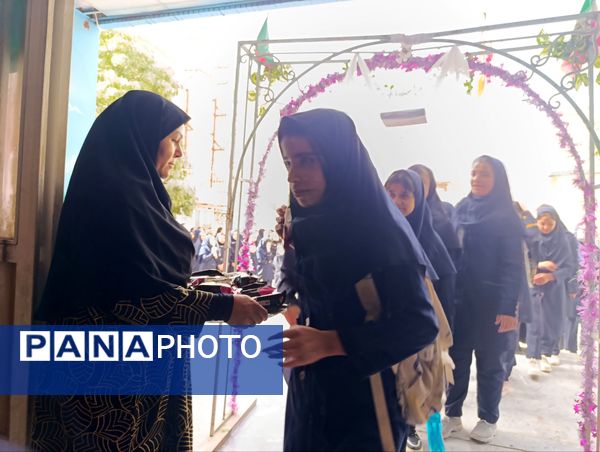 جشن جوانه ها در دبیرستان سروقد مشهد 
