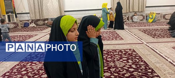 نماز جماعت در شب میلاد حضرت زهرا س در خلیل آباد