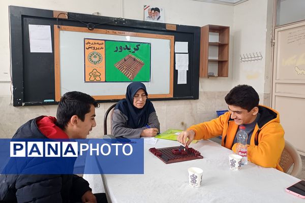 المپیاد رویش رقابتی مفرح و جذاب با حضور دانش‌آموزان  پسر مقطع متوسطه ناحیه ۳شیراز 