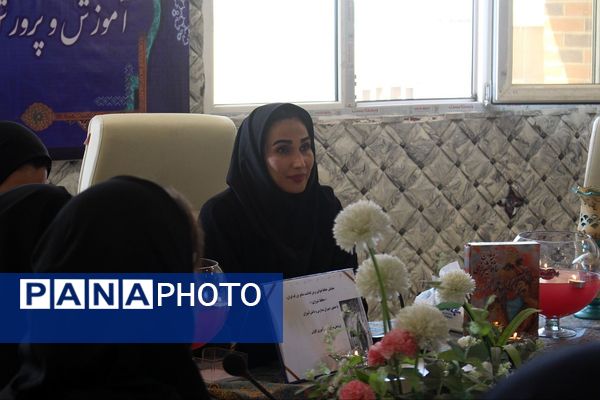 همایش بزرگداشت حافظ شیرازی در اداره آموزش و پرورش کهریزک