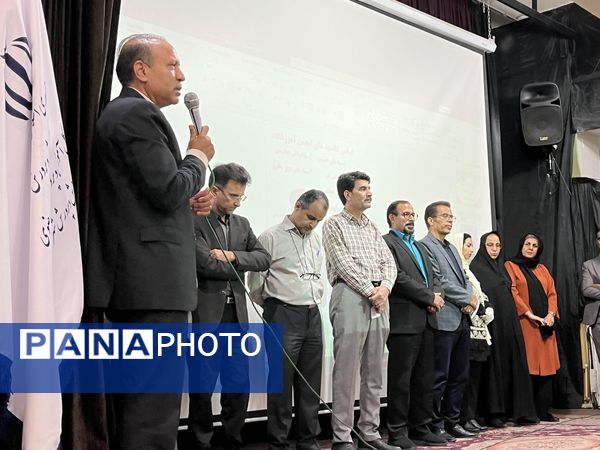 اولین جلسه انجمن اولیا و مربیان دبیرستان نمونه آیت الله خامنه‌ای کاشمر