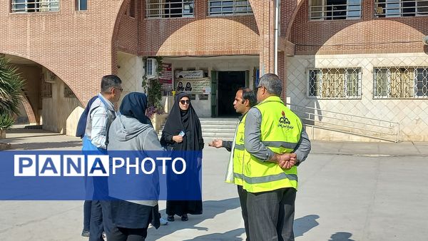 جلسه هماهنگی مانور زلزله در مدرسه مقصودلو سرخنکلا 