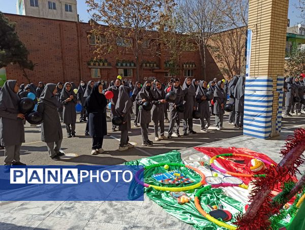 المپیاد ورزشی درون مدرسه ای در دبیرستان دخترانه ۱۳ آبان