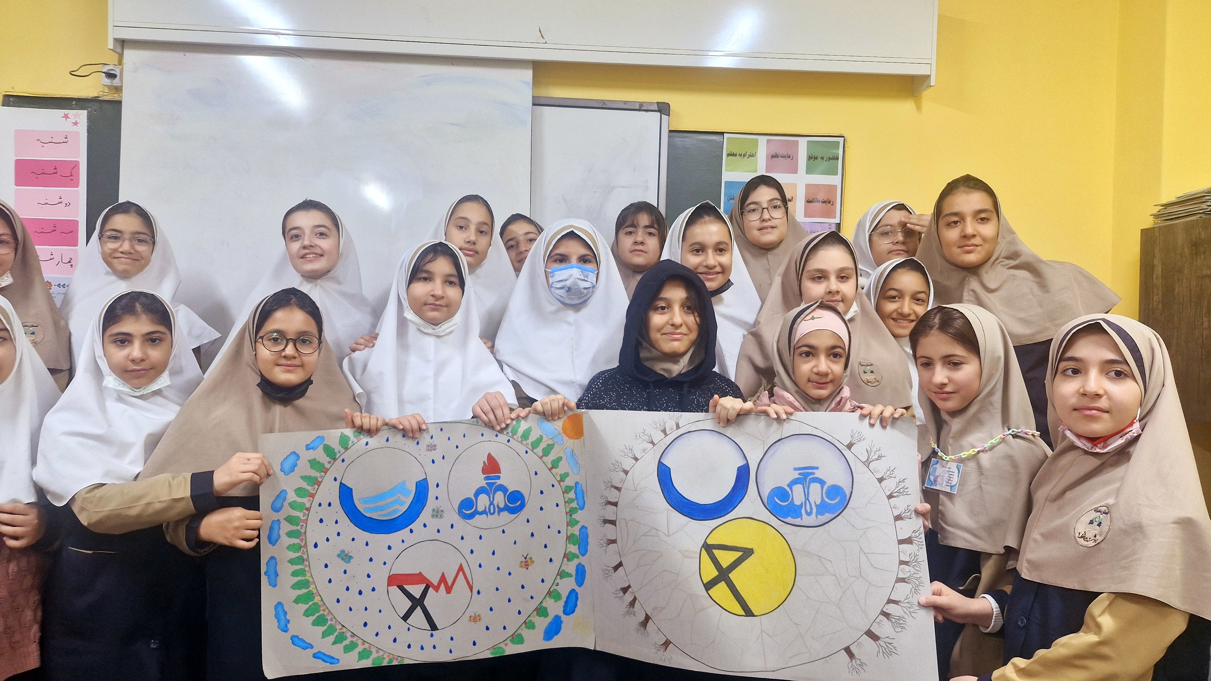  نقاشی همگانی دانش‌آموزان در مدرسه حافظ ۱ منطقه ۱۵