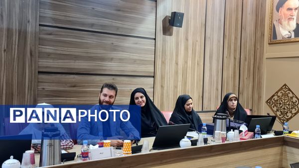 جلسه هم‌اندیشی حوزه روابط عمومی‌های شهرستان‌های استان تهران با حضور دانش‌آموز خبرنگاران پانا 