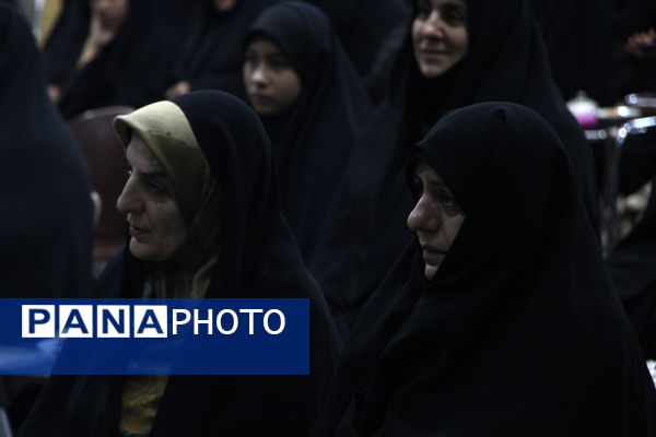 تجلیل از خیرین و فعالان کمک به جبهه مقاومت در دفتر امام جمعه یزد