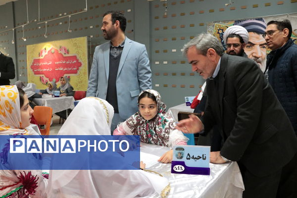 جشنواره علمی و ادبی شهریارخوانی دانش‌آموزی در تبریز