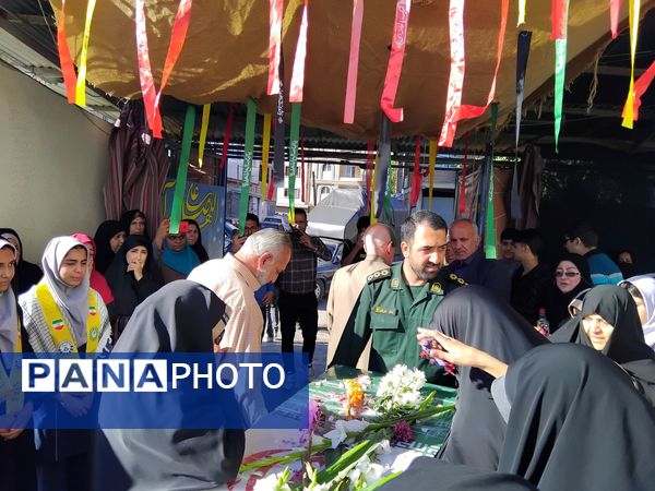 دبیرستان نجم میزبان پیکر یک شهید گمنام شد