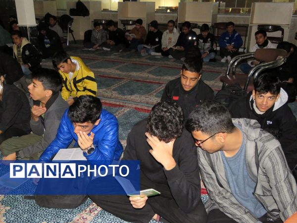 عزاداری شهادت حضرت فاطمه زهرا (س) و قرائت زیارت عاشورا در دبیرستان شاهد ابوذر غفاری 