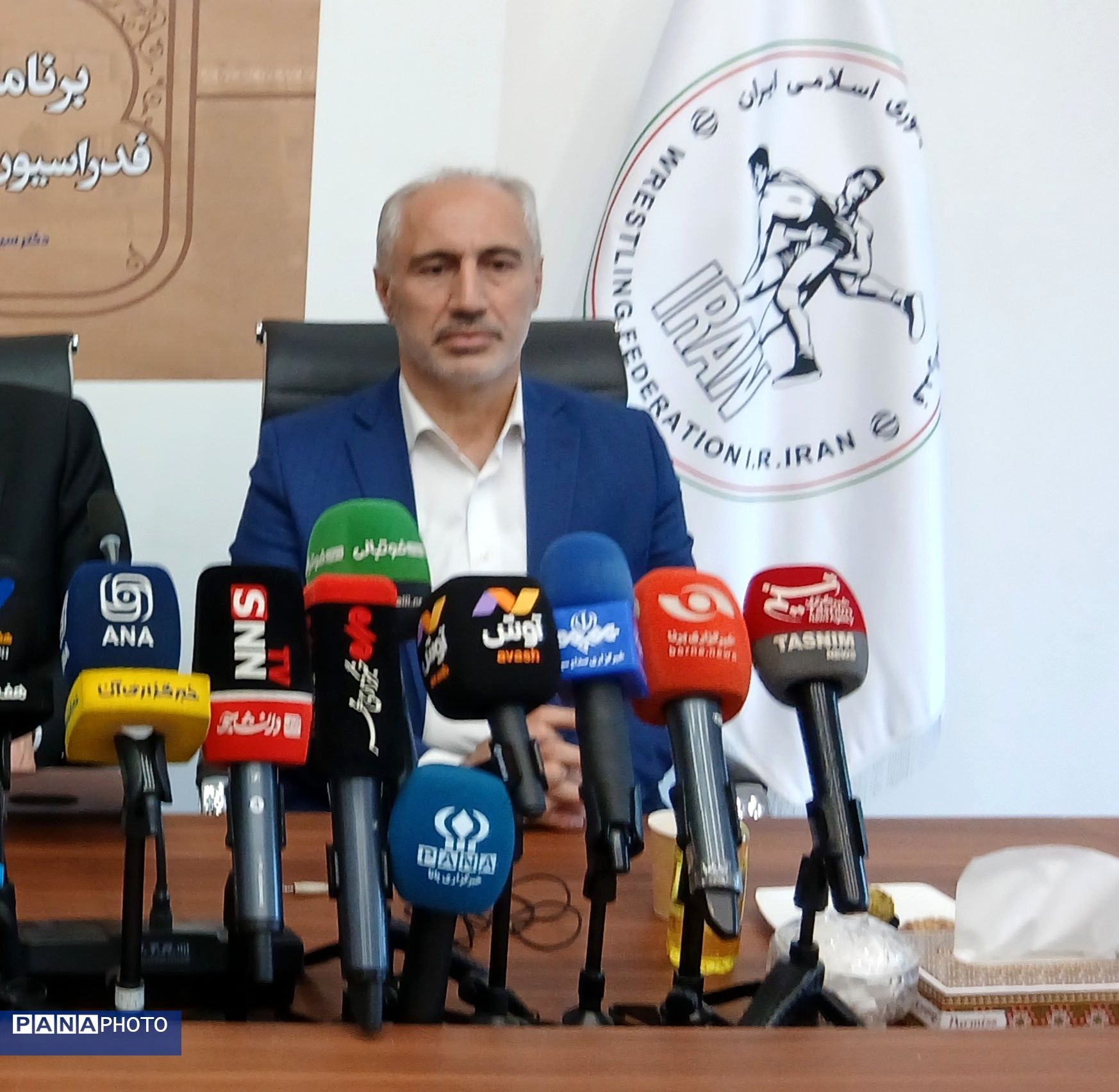 فدراسیون کشتی وقت و منابع ملی را ضایع نکرد؛ خیلی جاها منابع  را خاکستر می‌کنند