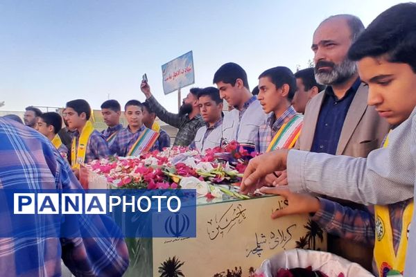 استقبال از شهید گمنام در دبیرستان معارف صدرا ولایت 