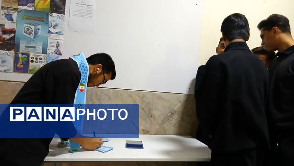 چرخش قلم به روی کاغذ، برای ساختن آینده‌ای بهتر