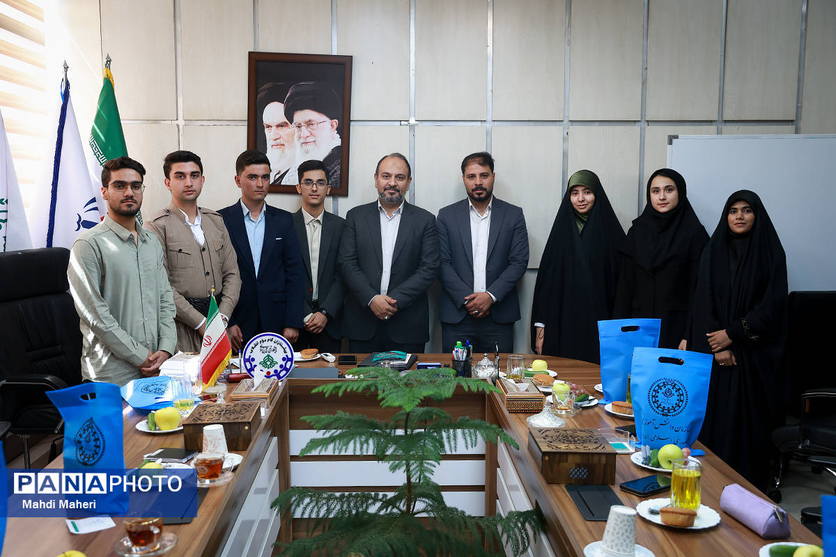 نشست هیات رئیسه دوازدهمین دوره مجلس دانشآموزی با معاون پرورشی و فرهنگی وزیر آموزش و پرورش