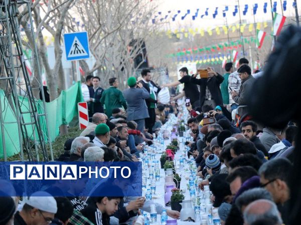 بزرگ‌ترین سفره جهان اسلام به نام کریم اهل بیت برپا شد