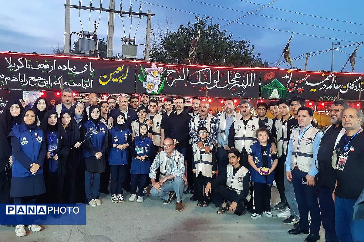 خدمت‌رسانی دانش‌آموزان در موکب «عشاق‌الحسین(ع)» سازمان دانش آموزی شهرستانهای تهران