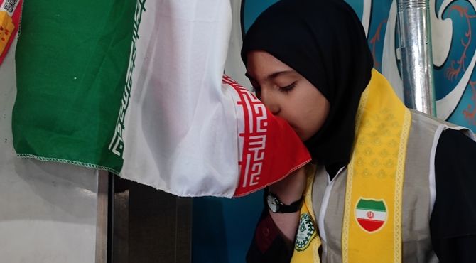 یادآورحماسه سیزدهم آبان دردبیرستان شاهدشهید قاسم سلیمانی