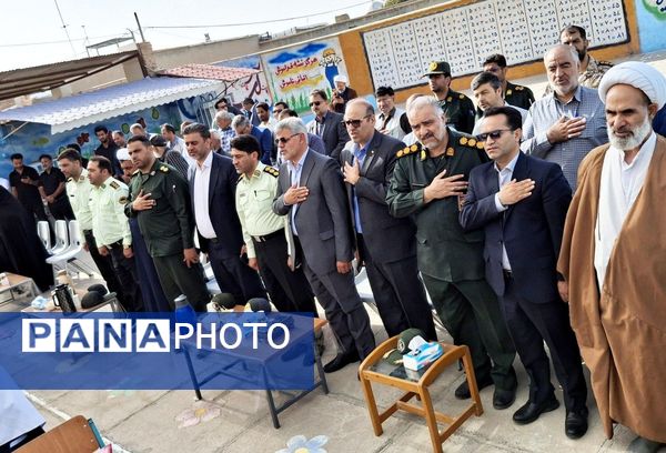 آیین نواختن زنگ شکوفه ها و جوانه ها در شهرستان خلیل‌آباد 