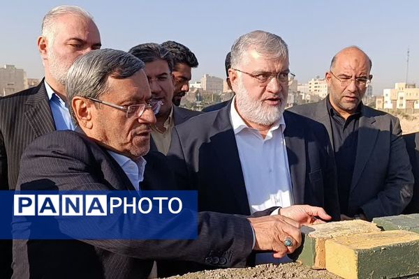 وعده قشقاوی به تحقق رسید، خشت‌گذاری دو مدرسه ۱۵ کلاسه دخترانه در حصارک پایین