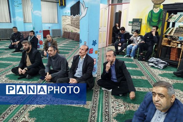 گردهمایی انجمن شعر و ادب فرهنگیان در دبستان طالقانی ناحیه دو شهرری 