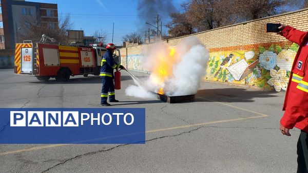 مدرسه شهید فاضل شهرکرد میزبان مانور زلزله و آمادگی دانش‌آموزان