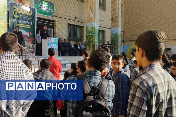 نواخته شدن زنگ آغاز هفته بسیج در ناحیه دو شهرری 