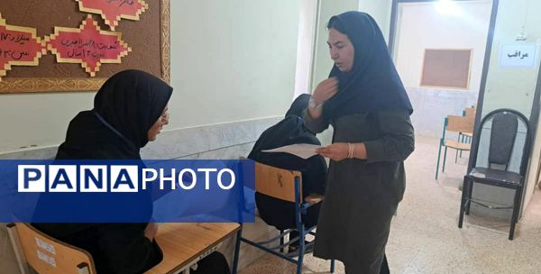 رقابت دانش‌آموزان میانکوه در امتحانات نوبت دوم