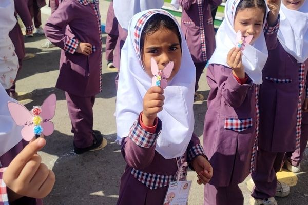 شادی و هیاهوی کودکان در اردوی درون مدرسه‌ای  آموزشگاه ایران ۲ به مناسب هفته ملی کودک 