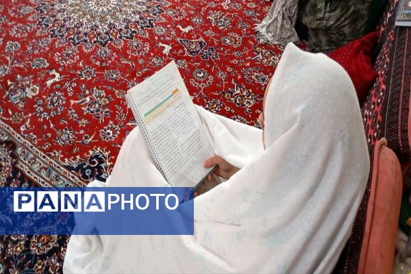 اعتکاف دانش‌آموزی در مسجد جامع شهر بار نیشابور 