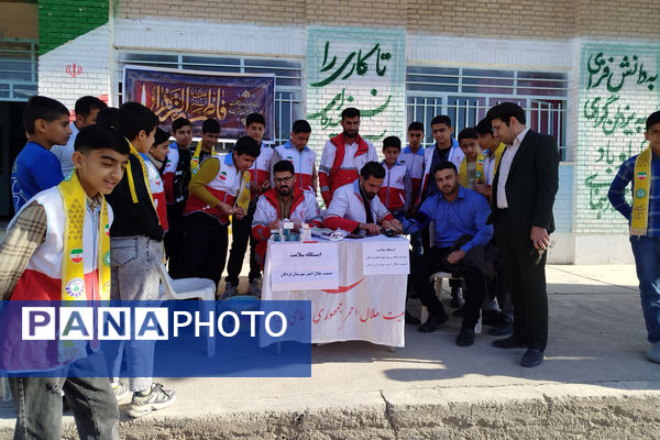 دانش‌آموزان مدرسه شهید باهنر لردگان آماده مقابله با زلزله شدند