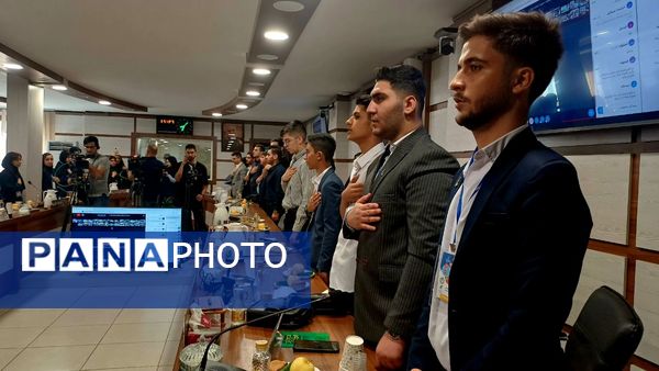 دانش‌آموزان در مسیر ساخت ایران